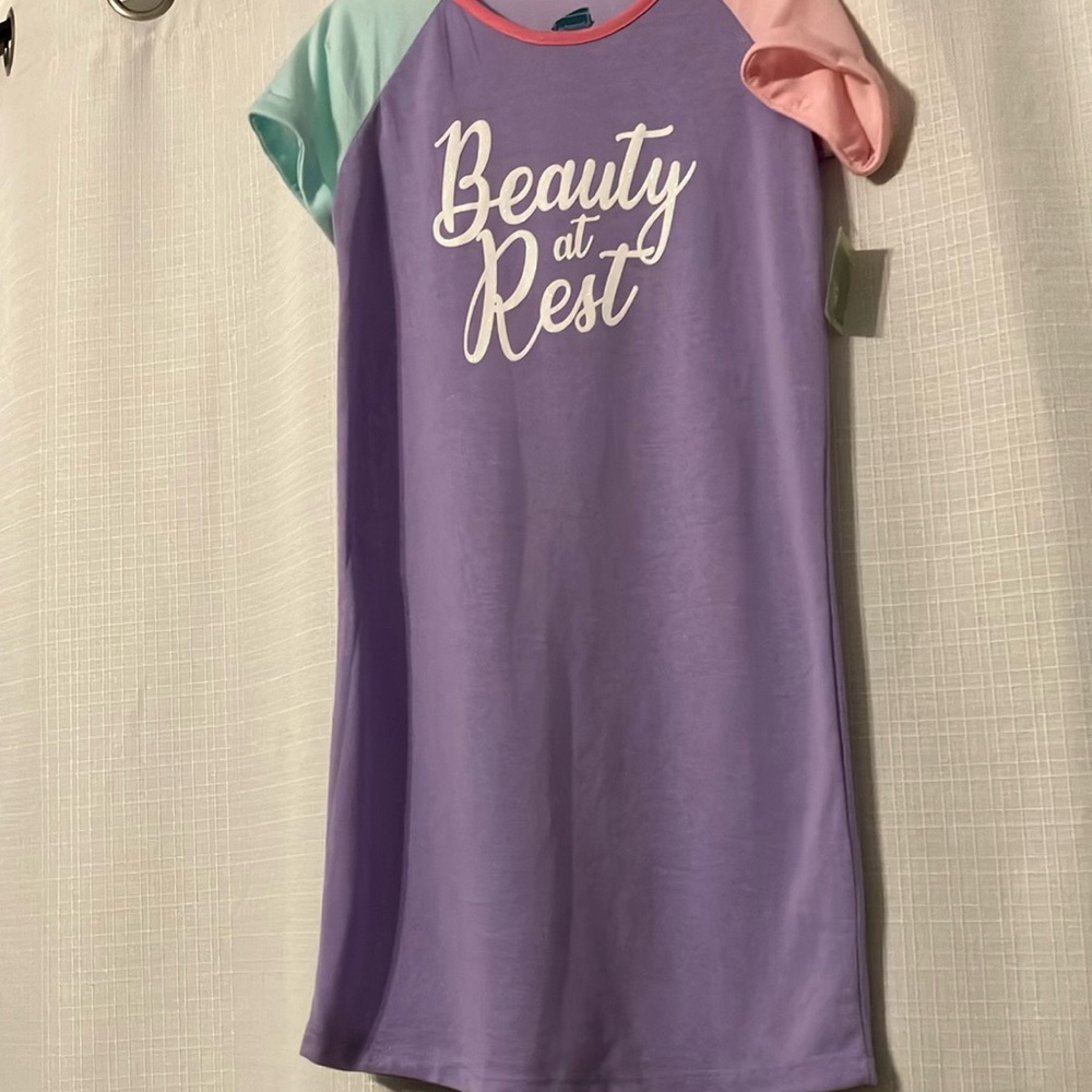 Girls nightgown, short sleeve size 1012